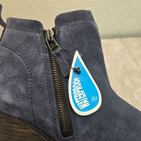 OTBT Waterproof Ankle Wedge Booties Sz 8.5 Navy Blue Suede Outdoor Comfort Boots - Picture 10 of 11